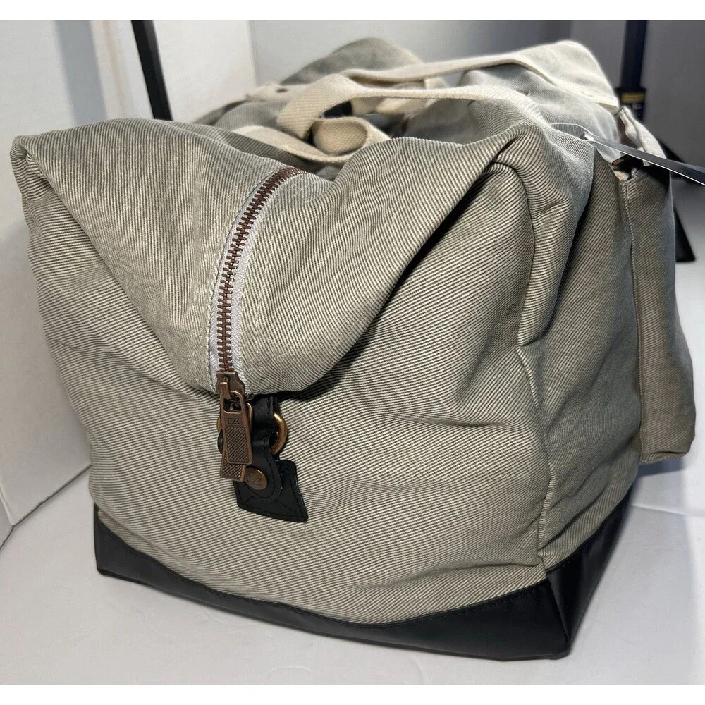 Cutter & Buck Large Gray Canvas Duffel Travel Weekender Bag New With Tags